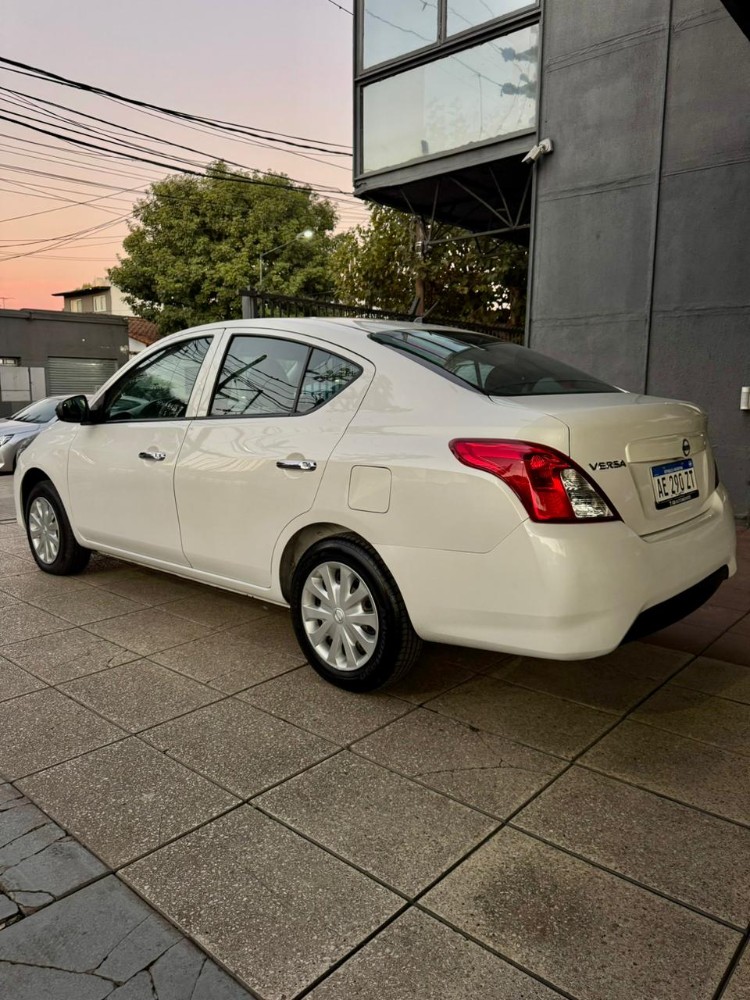 Nissan Versa Sense — foto 6